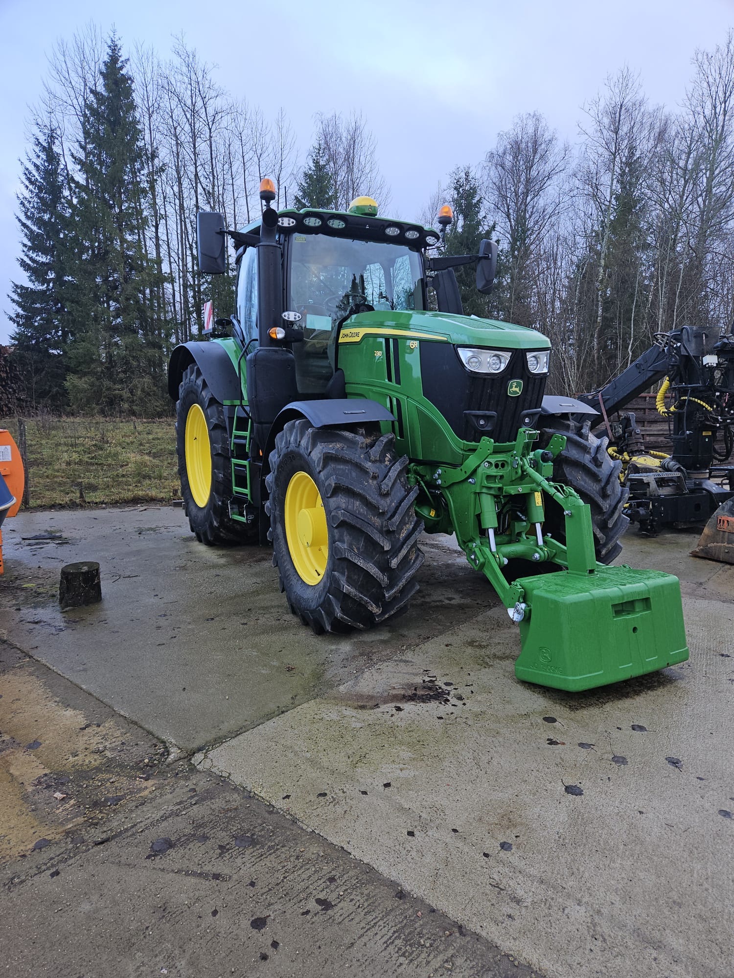 WhatsApp Image 2025-12-01 at 14.18.23 (1)